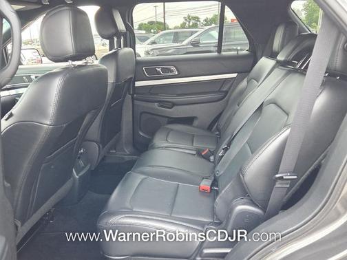 Magnetic 2016 Ford Explorer XLT