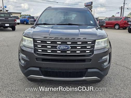 Magnetic 2016 Ford Explorer XLT