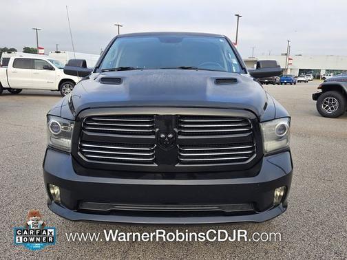 Brilliant Black Crystal Pearlcoat 2016 RAM 1500 Sport