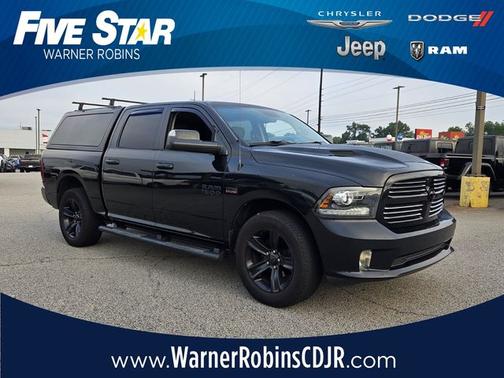 Brilliant Black Crystal Pearlcoat 2016 RAM 1500 Sport