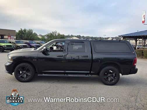 Brilliant Black Crystal Pearlcoat 2016 RAM 1500 Sport