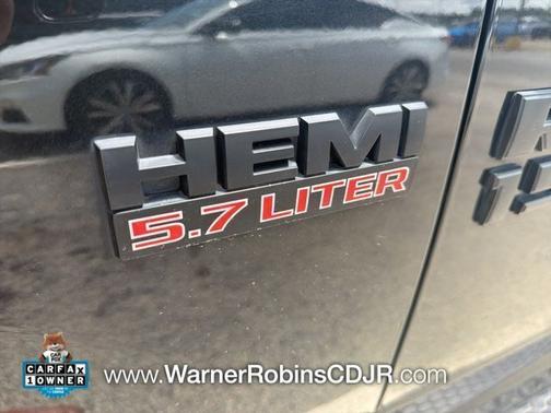 Brilliant Black Crystal Pearlcoat 2016 RAM 1500 Sport
