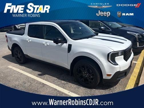 Oxford White 2025 Ford Maverick Lariat