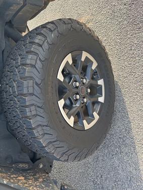 Granite Crystal Metallic Clearcoat 2024 Jeep Wrangler Rubicon