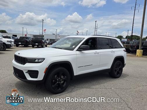 Bright White Clearcoat 2023 Jeep Grand Cherokee Altitude X