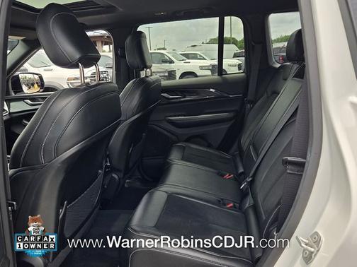 Bright White Clearcoat 2023 Jeep Grand Cherokee Altitude X