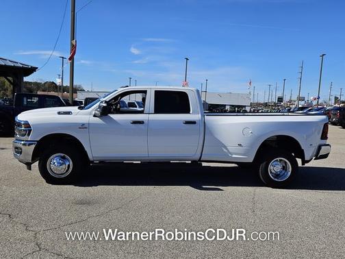 Bright White Clearcoat 2026 RAM 3500 Tradesman