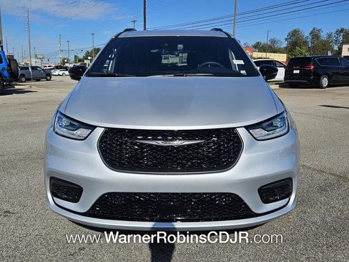 Silver Mist Clearcoat 2026 Chrysler Pacifica Select