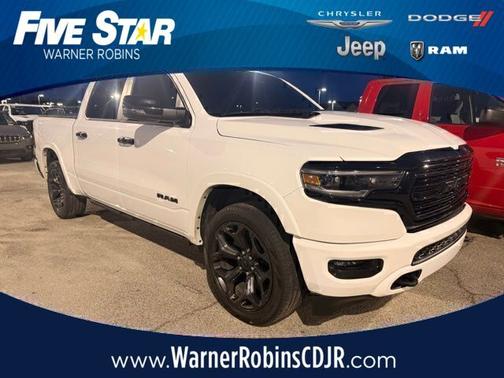 Bright White Clearcoat 2024 RAM 1500 Limited