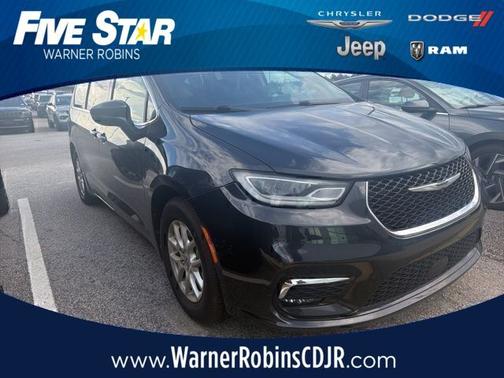 Brilliant Black Crystal Pearlcoat 2022 Chrysler Pacifica Touring L