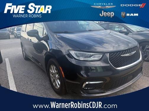 Brilliant Black Crystal Pearlcoat 2022 Chrysler Pacifica Touring L