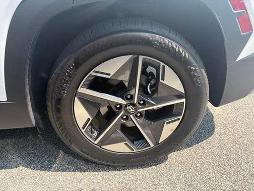 White Pearl 2025 Hyundai TUCSON SEL
