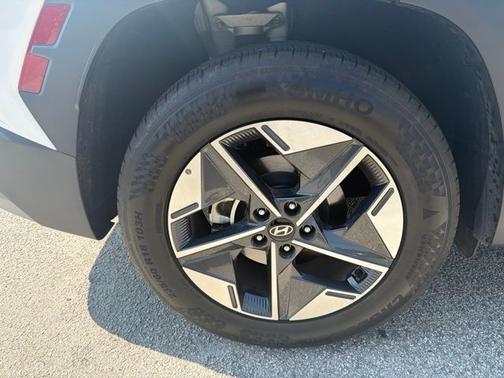 White Pearl 2025 Hyundai TUCSON SEL