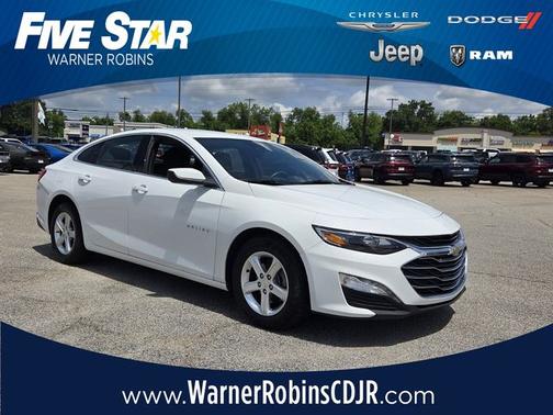 Summit White 2024 Chevrolet Malibu LT