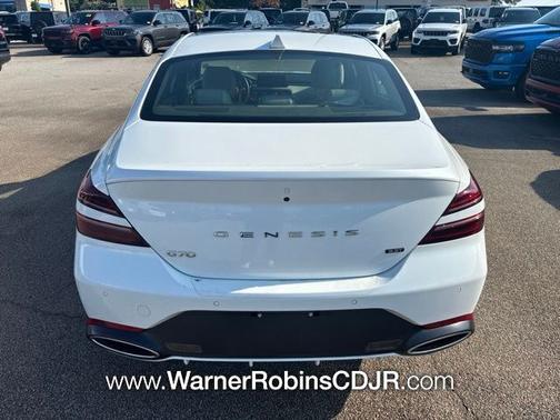 White 2023 Genesis G70 3.3T