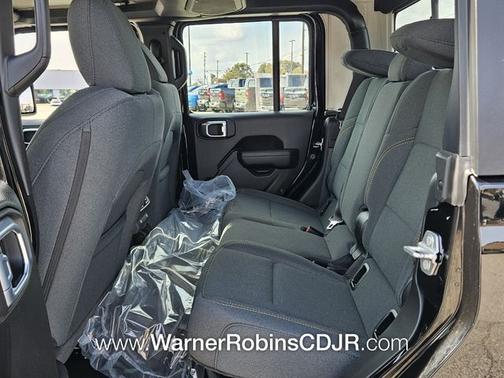 Black Clearcoat 2026 Jeep Gladiator Sport