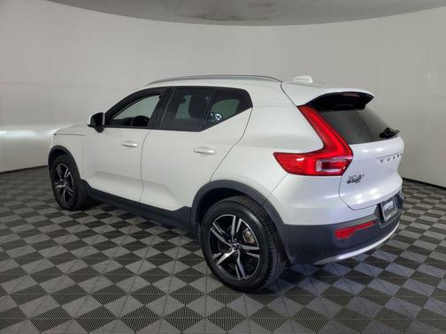 2023 Volvo XC40 B5 Core