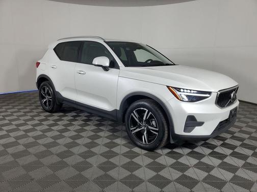 2023 Volvo XC40 B5 Core