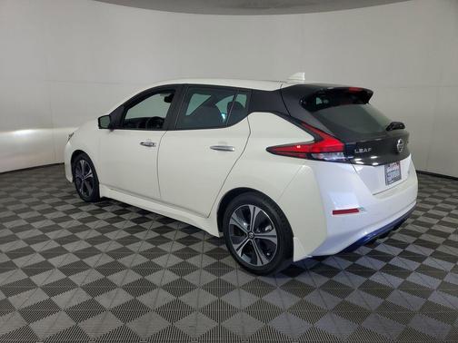 2022 Nissan Leaf SV