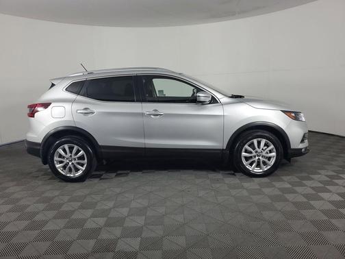 2022 Nissan Rogue Sport SV