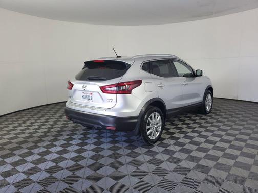 2022 Nissan Rogue Sport SV