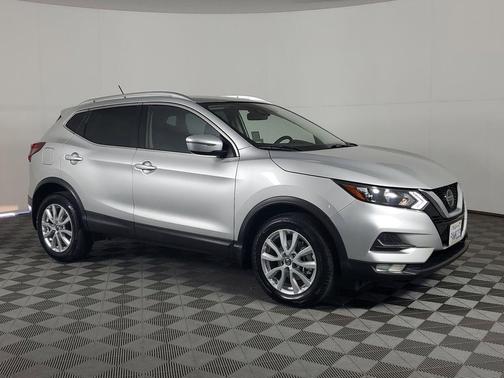 2022 Nissan Rogue Sport SV