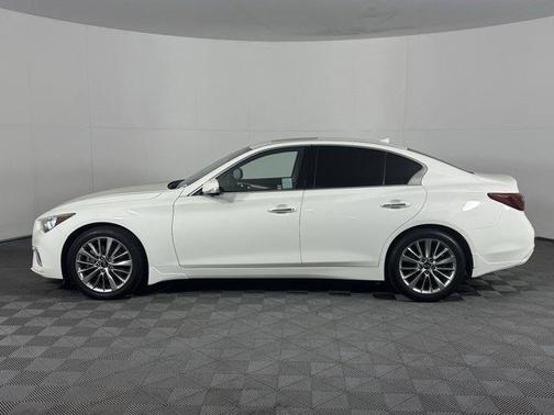 2022 INFINITI Q50 LUXE
