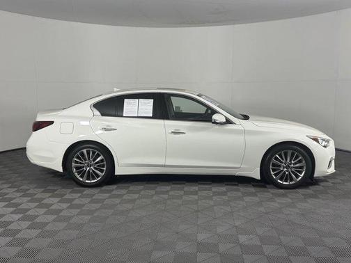 2022 INFINITI Q50 LUXE