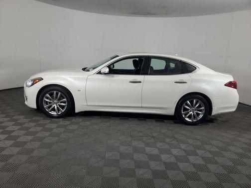 2019 INFINITI Q70 3.7 LUXE