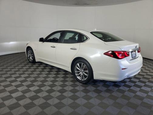 2019 INFINITI Q70 3.7 LUXE