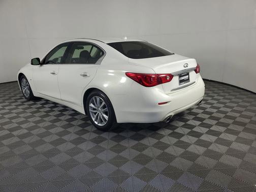 2015 INFINITI Q50 Base