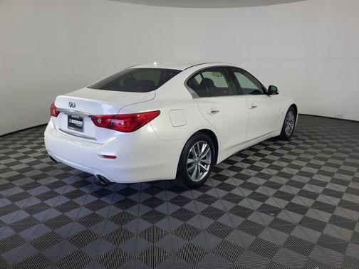 2015 INFINITI Q50 Base