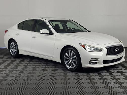 2015 INFINITI Q50 Base