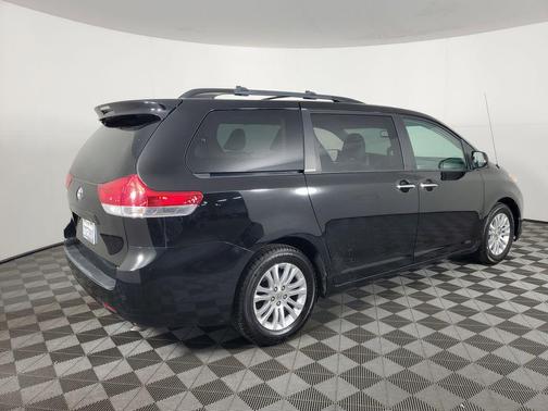 2013 Toyota Sienna 