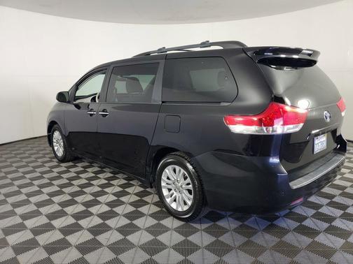 2013 Toyota Sienna 