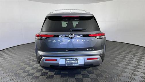 2025 Nissan Pathfinder SL