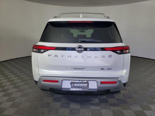 2025 Nissan Pathfinder SL