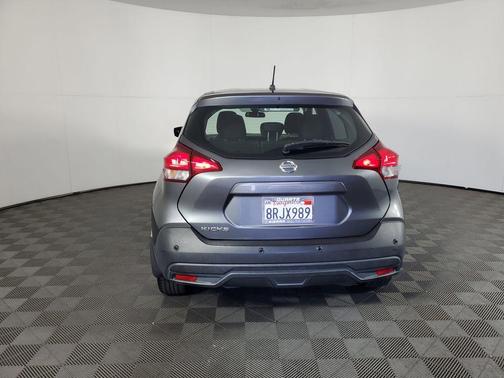 2020 Nissan Kicks S