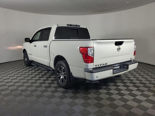 2021 Nissan Titan SV