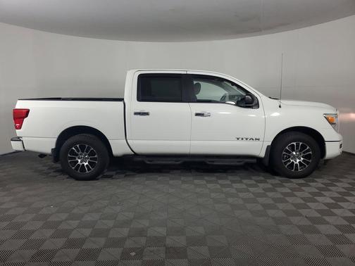 2021 Nissan Titan SV