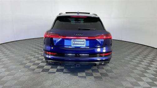 2022 Audi e-tron Prestige