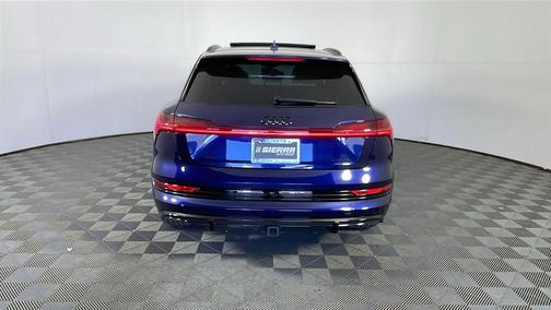2022 Audi e-tron Premium