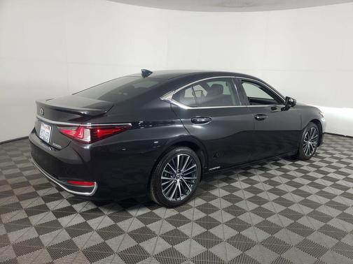 2022 Lexus ES 300h 300H