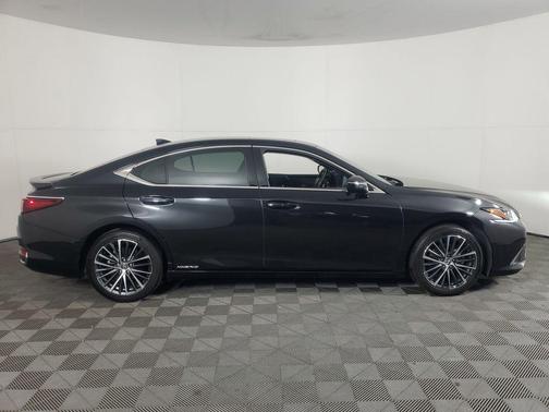 2022 Lexus ES 300h 300H