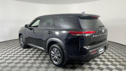 2025 Nissan Pathfinder S