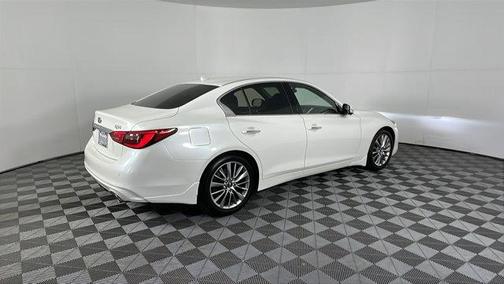 2022 INFINITI Q50 LUXE