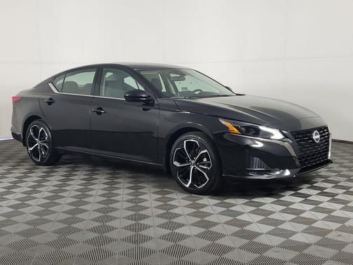 2025 Nissan Altima SR