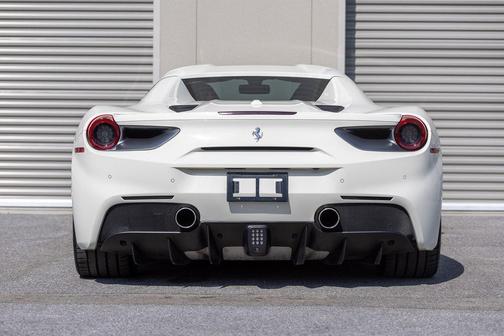 Bianco Avus 2017 Ferrari 488 Spider Base