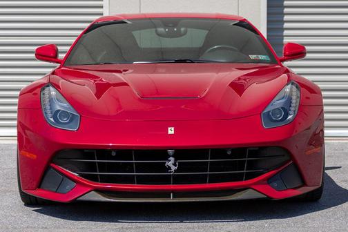 Rosso Berlinetta 2015 Ferrari F12berlinetta