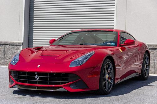 Rosso Berlinetta 2015 Ferrari F12berlinetta